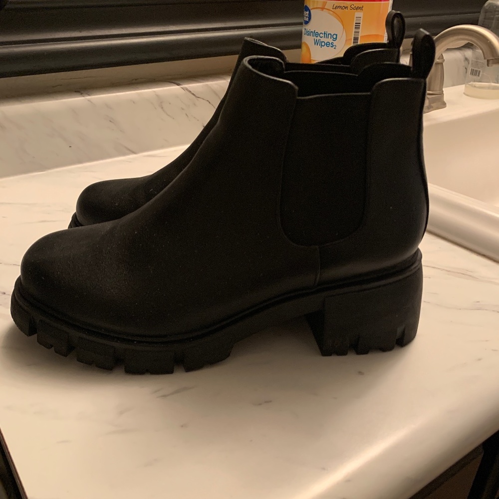 Chelsea boots